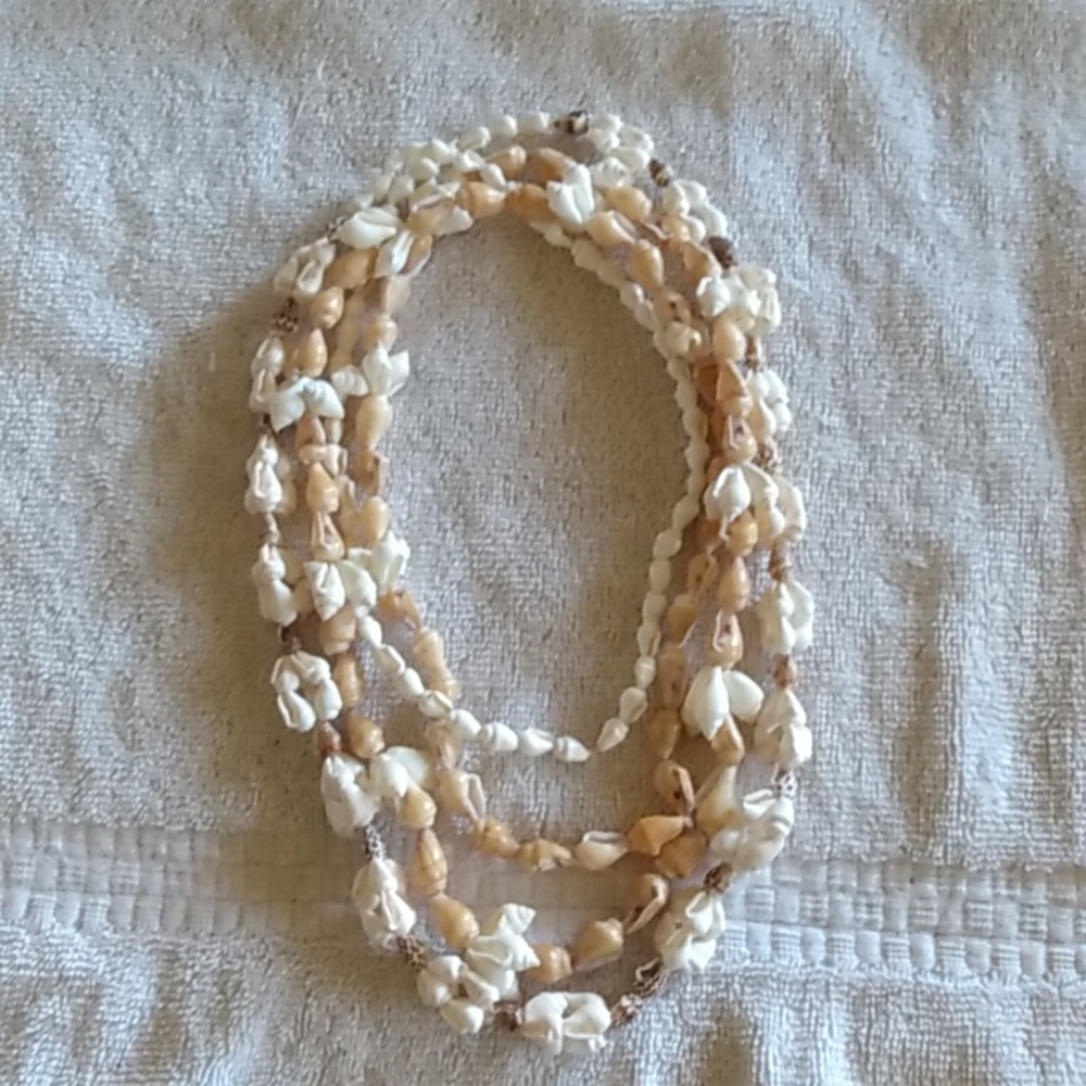 6/$20 Shell Necklaces - Picture 4 of 5